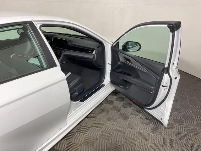 Photo of 2025 Ice Cap Toyota Camry