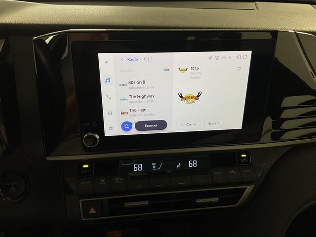 Photo of 2025 Ice Cap Toyota Camry