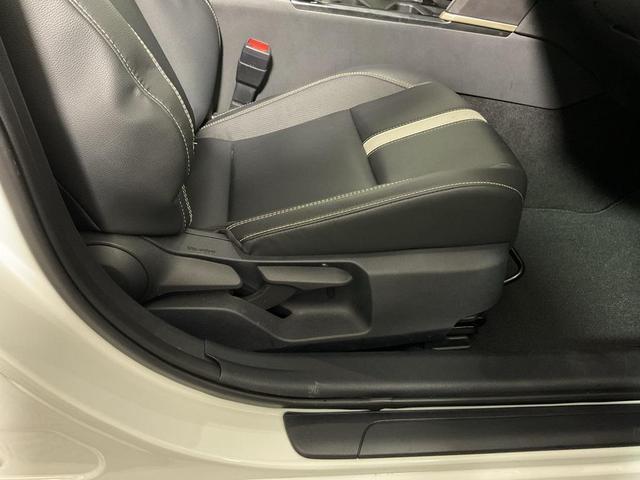 Photo of 2025 Ice Cap Toyota Camry
