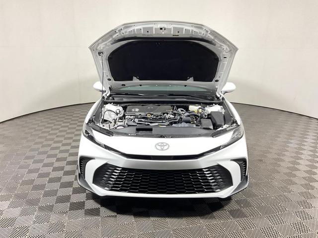 Photo of 2025 Ice Cap Toyota Camry