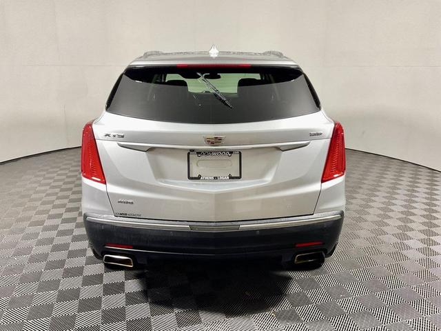 Photo of 2018 Radiant Silver Metallic Cadillac XT5