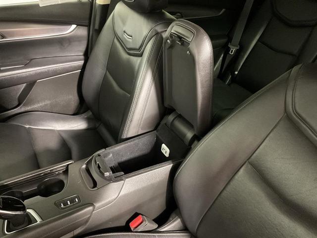 Photo of 2018 Radiant Silver Metallic Cadillac XT5