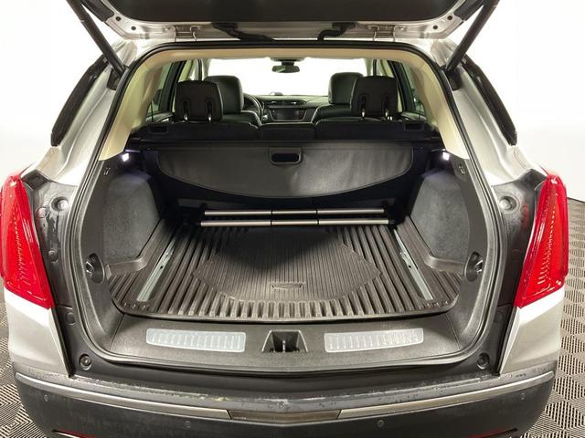 Photo of 2018 Radiant Silver Metallic Cadillac XT5