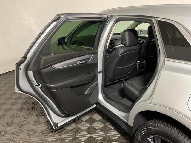 Photo of 2018 Radiant Silver Metallic Cadillac XT5