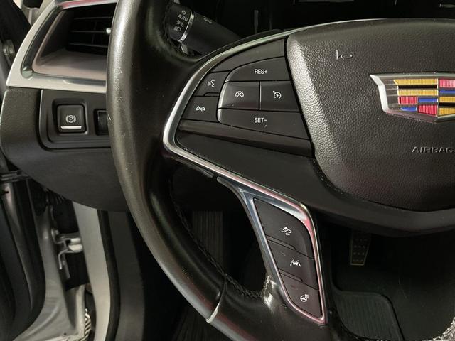 Photo of 2018 Radiant Silver Metallic Cadillac XT5