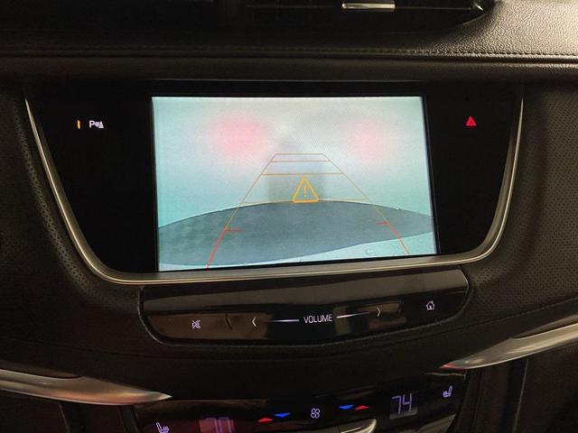 Photo of 2018 Radiant Silver Metallic Cadillac XT5