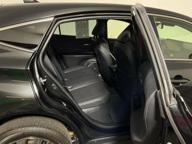 Photo of 2021 Celestial Black Toyota Venza