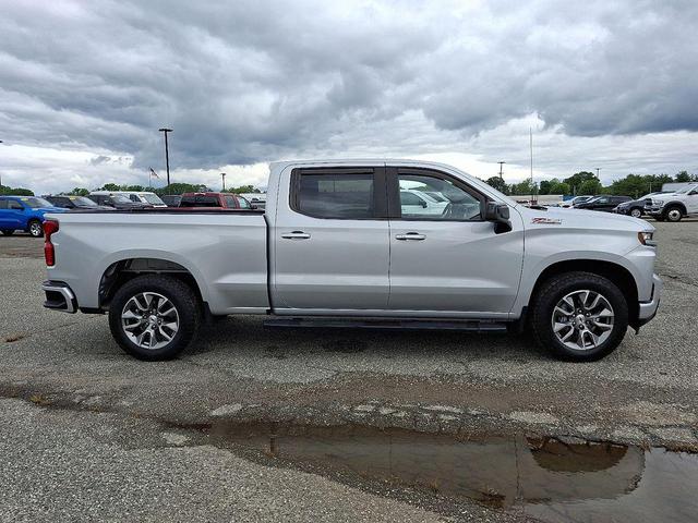 Photo of 2020 Silver Ice Metallic Chevrolet Silverado 1500