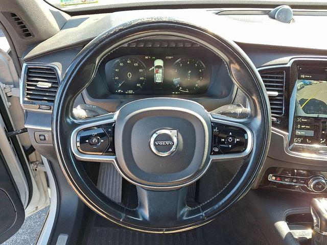 Photo of 2018 White Volvo XC90