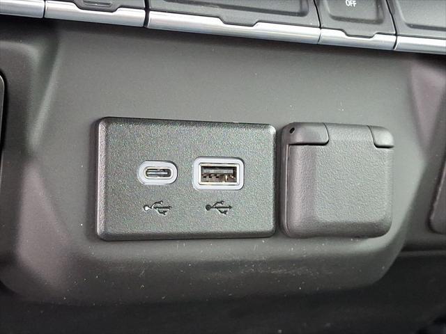 Photo of 2025 Summit White Chevrolet Silverado 3500