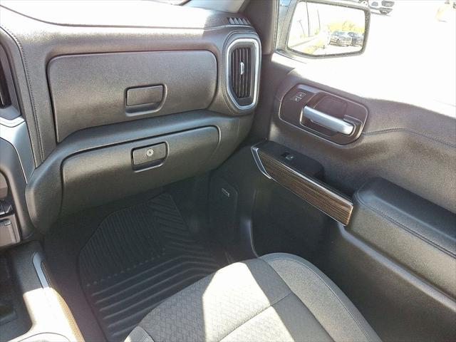 Photo of 2020 Black Chevrolet Silverado 1500