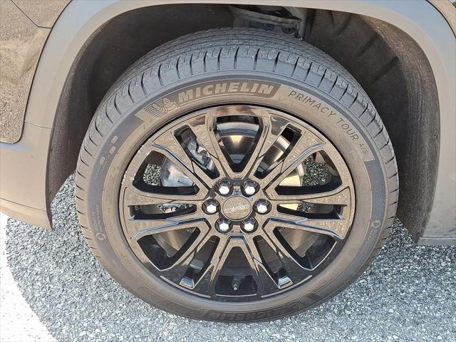 Photo of 2023 Ebony Twilight Metallic GMC Acadia