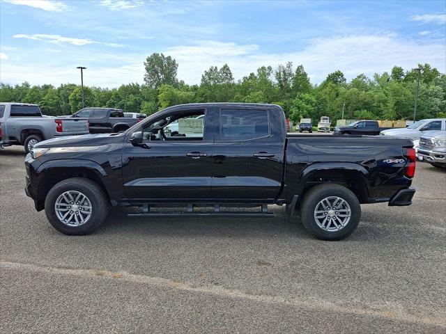 Photo of 2025 Black Chevrolet Colorado