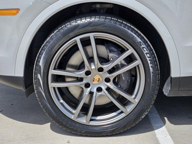 Photo of 2022 Chalk Porsche Cayenne