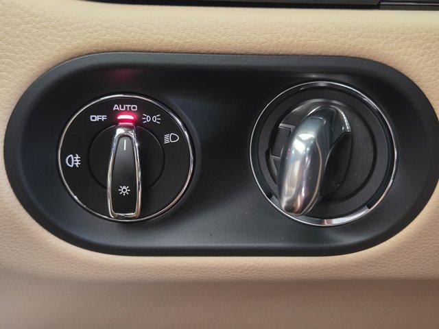 Photo of 2026 Dolomite Silver Metallic Porsche Macan