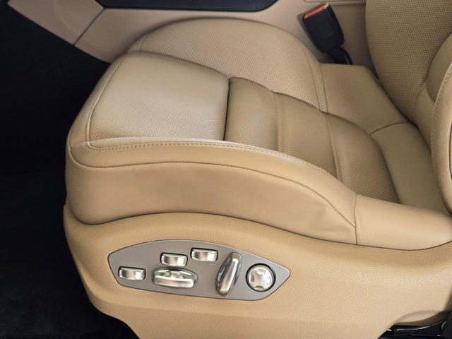 Photo of 2026 Dolomite Silver Metallic Porsche Macan