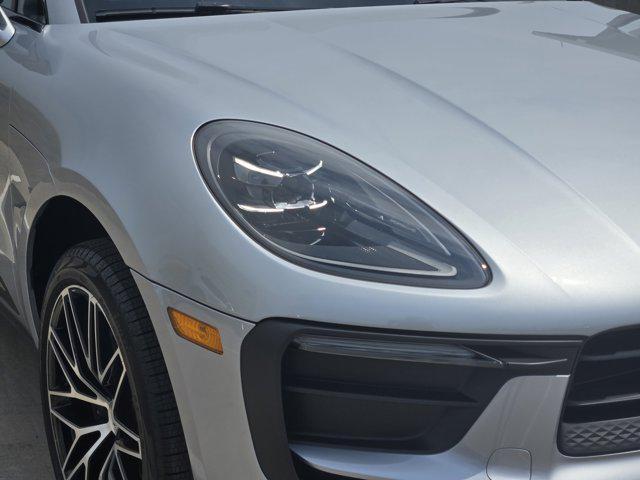Photo of 2026 Dolomite Silver Metallic Porsche Macan