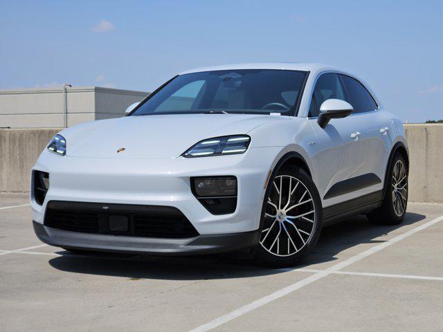 Photo of 2025 Ice Grey Metallic Porsche Macan