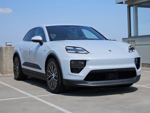 Photo of 2025 Ice Grey Metallic Porsche Macan