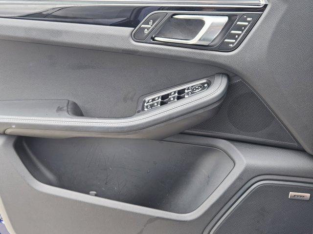 Photo of 2024 Gentian Blue Metallic Porsche Macan