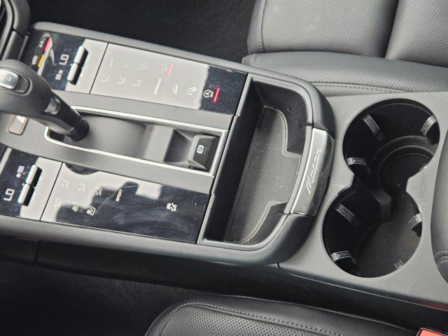 Photo of 2024 Gentian Blue Metallic Porsche Macan