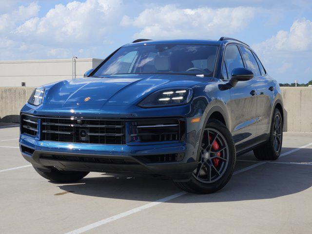 Photo of 2024 Montego Blue Metallic Porsche Cayenne