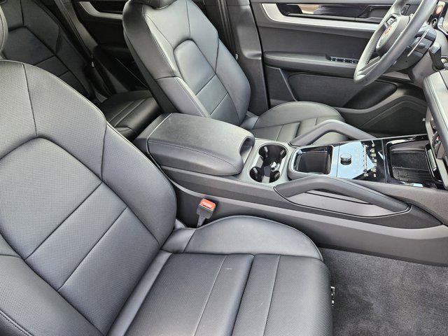 Photo of 2025 Arctic Grey Porsche Cayenne