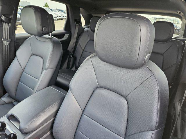 Photo of 2025 Arctic Grey Porsche Cayenne