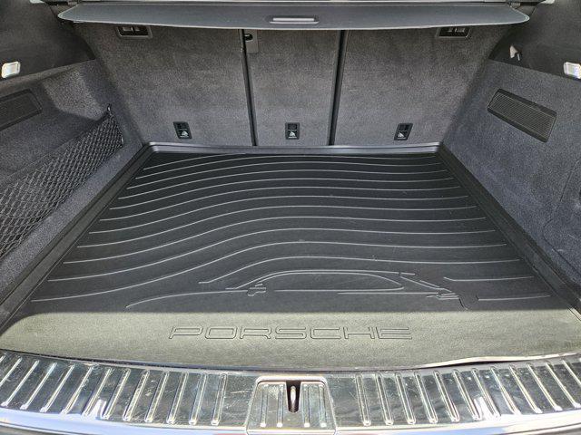 Photo of 2025 Arctic Grey Porsche Cayenne