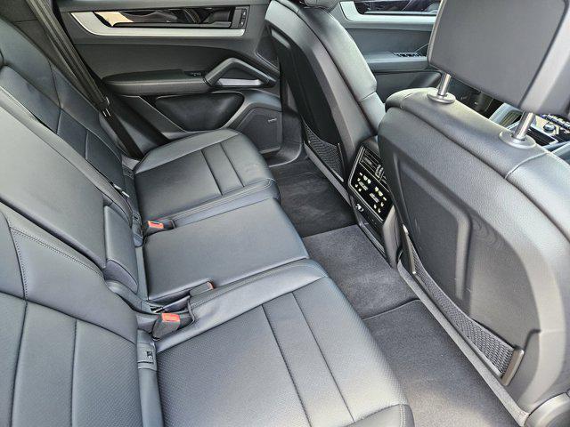 Photo of 2025 Arctic Grey Porsche Cayenne