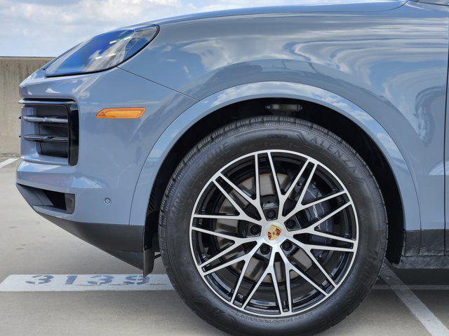 Photo of 2025 Arctic Grey Porsche Cayenne