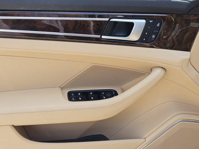 Photo of 2022 Night Blue Metallic Porsche Panamera