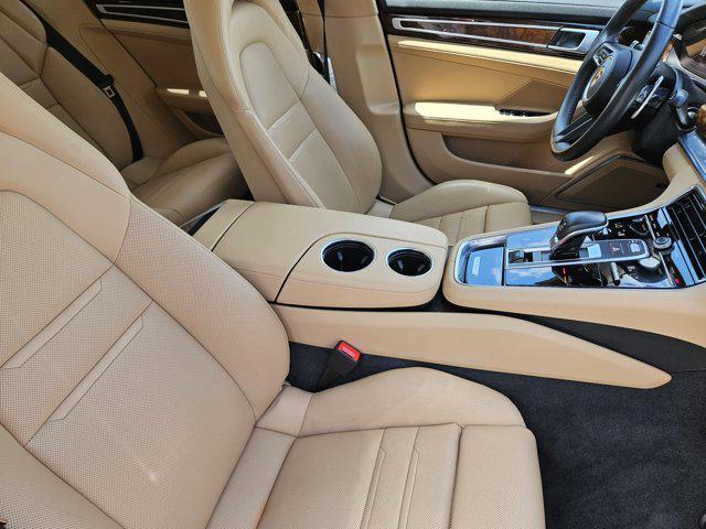 Photo of 2022 Night Blue Metallic Porsche Panamera