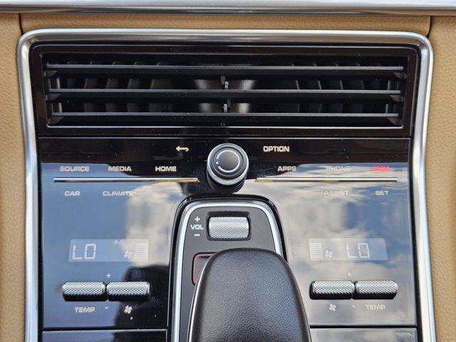 Photo of 2022 Night Blue Metallic Porsche Panamera