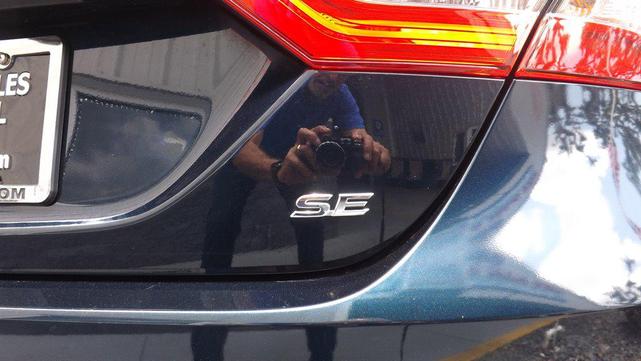 Photo of 2018 Blue (Dark) Toyota Camry