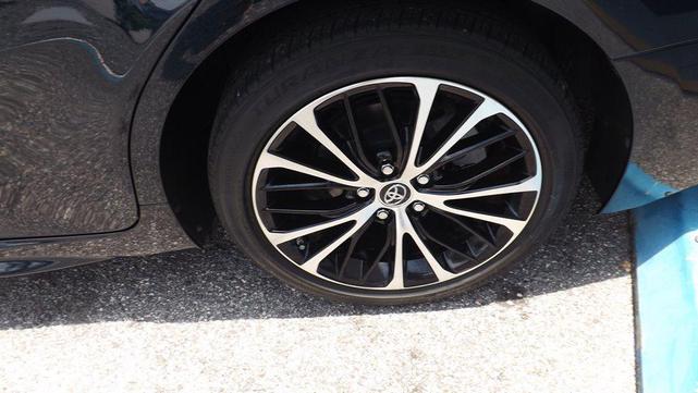 Photo of 2018 Blue (Dark) Toyota Camry