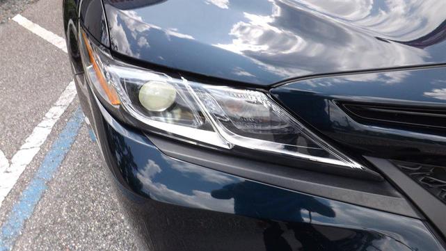 Photo of 2018 Blue (Dark) Toyota Camry