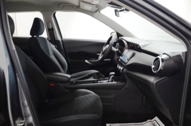 Photo of 2023 Gun Metallic Nissan Kicks