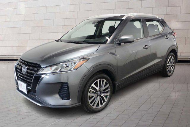 Photo of 2023 Gun Metallic Nissan Kicks