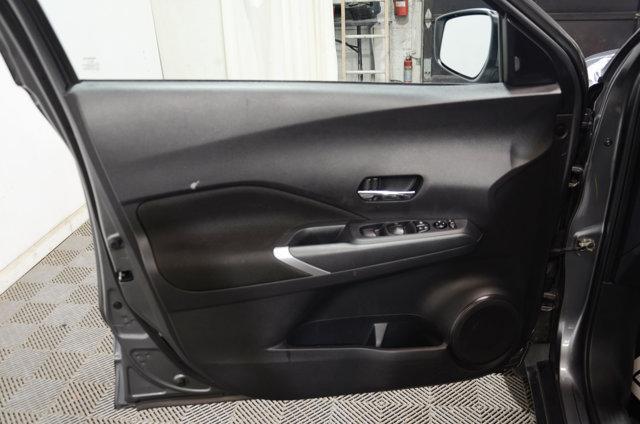 Photo of 2023 Gun Metallic Nissan Kicks