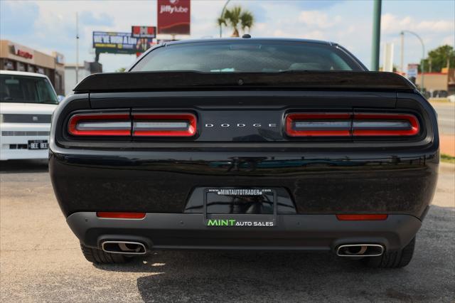 Photo of 2022 Pitch Black Clearcoat Dodge Challenger