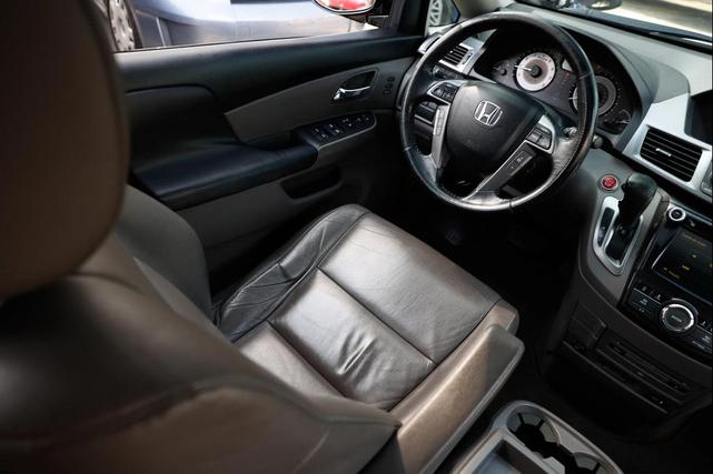 Photo of 2014 Black Honda Odyssey