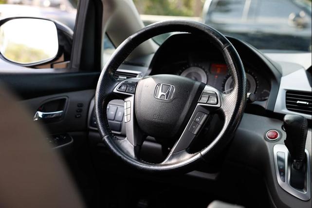 Photo of 2014 Black Honda Odyssey
