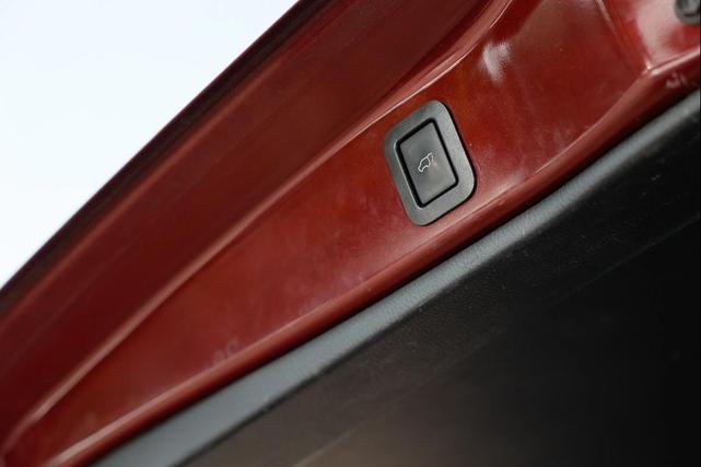 Photo of 2019 Maroon Toyota Highlander