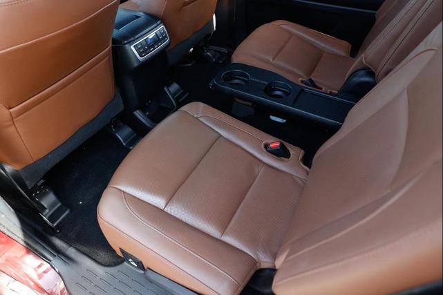 Photo of 2019 Maroon Toyota Highlander