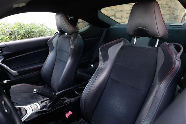 Photo of 2016 Crystal White Pearl Subaru BRZ