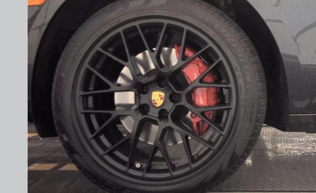 Photo of 2018 GRAY Porsche Macan
