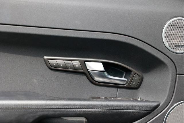 Photo of 2015 Black Land Rover Range Rover Evoque