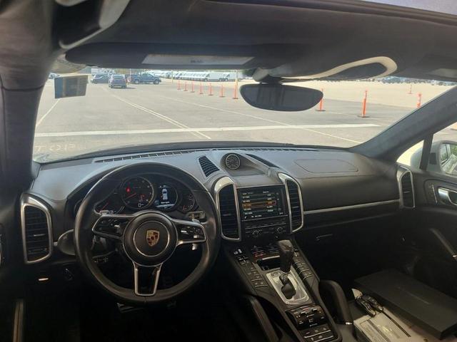 Photo of 2016 WHITE Porsche Cayenne