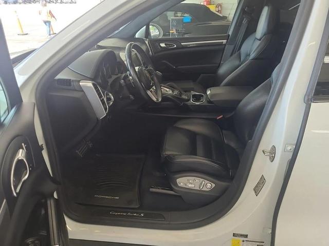 Photo of 2016 WHITE Porsche Cayenne